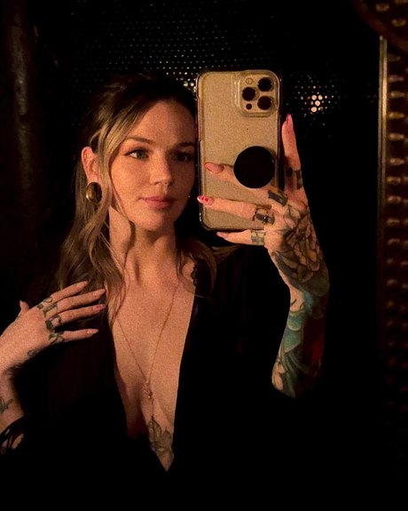 エクストリームオンリーファン アート裸 画像