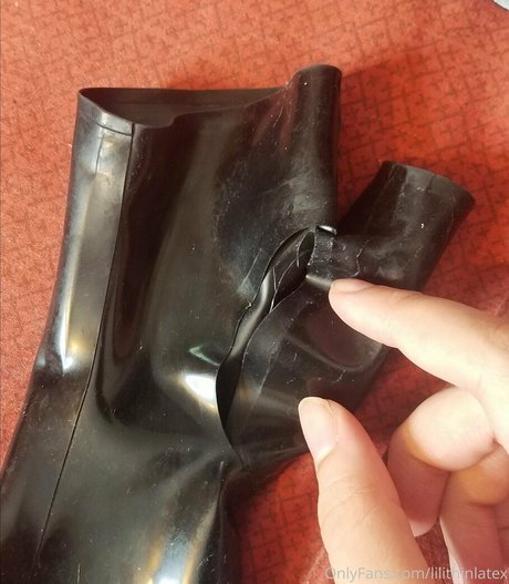 lilithinlatex 独占ポルノスター 写真