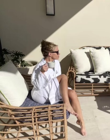 Cheryl Hines ポルノモデル ギャラリー