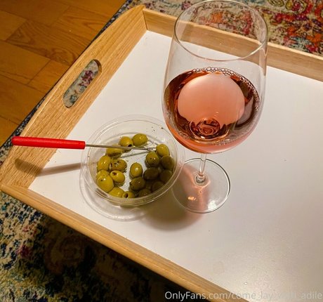 come lay with adile ポルノスター パーフェクト 画像