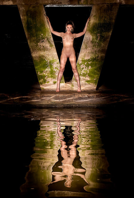 Beth Kate Taylor アートモデル 写真