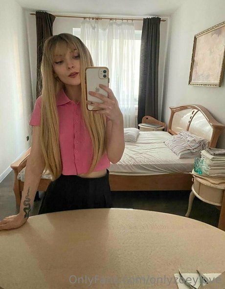 onlyzoeylove 独占女優 写真