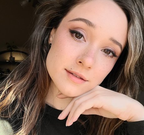 AmyKay ASMR アートスター 写真