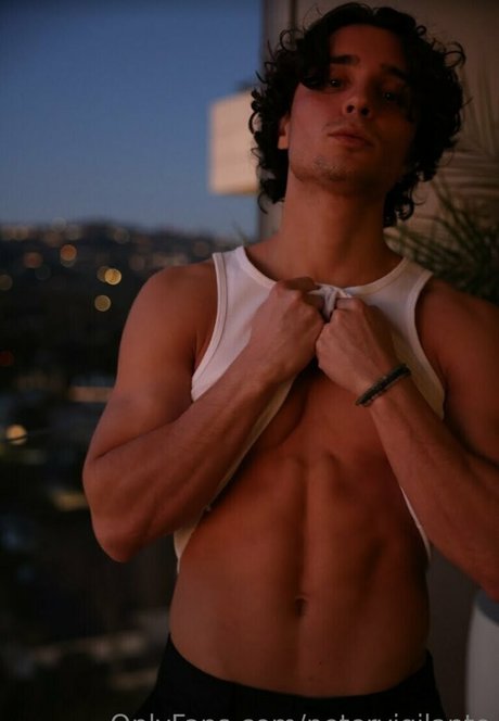 ビーチセックスオンリーファンズ アートポルノ ギャラリー