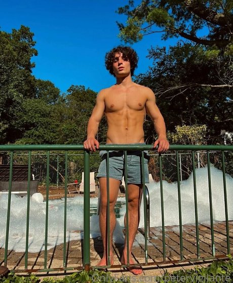 ニューハーフの乗馬オンリーファンズ ホット 画像