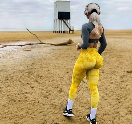 Zara Louisa 高品質女優 写真