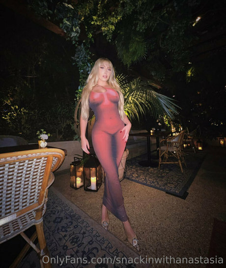 snackinwithanastasia エロティックなモデル アーカイブ