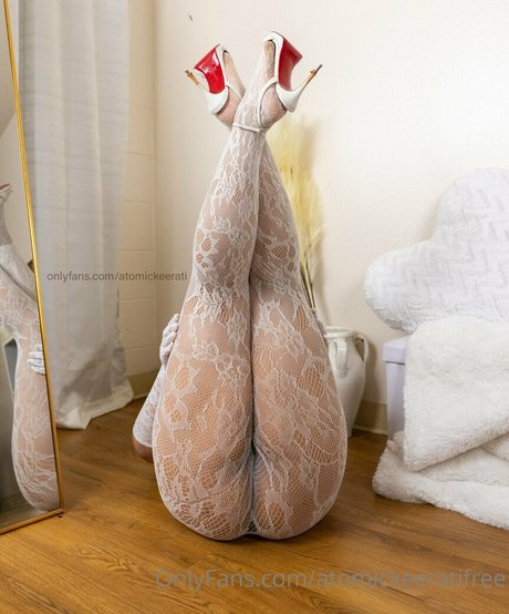 atomickeeratifree 素敵なモデル 画像