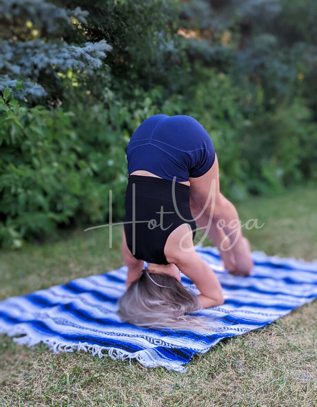 黒髪の熟女オンリーファンズ ヌード 写真
