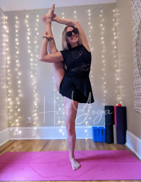 hot yoga ヌードモデル 写真