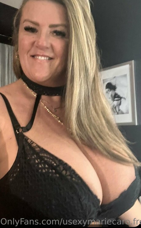 バン・オンリーファンズ セクシー 写真