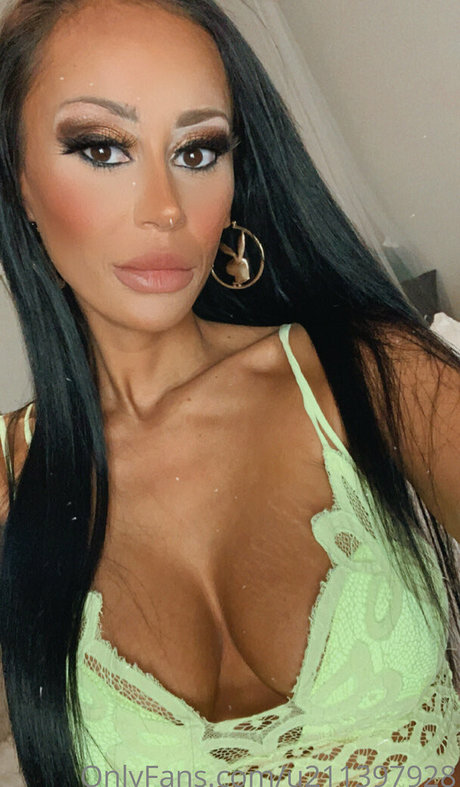 金髪の小人オンリーファンズ ヌード 写真