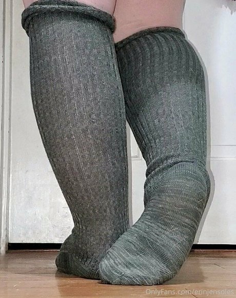 熟女の足オンリーファンズ 無料 写真