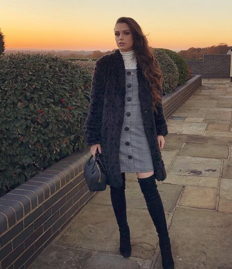 Cher Lloyd アダルトモデル 写真