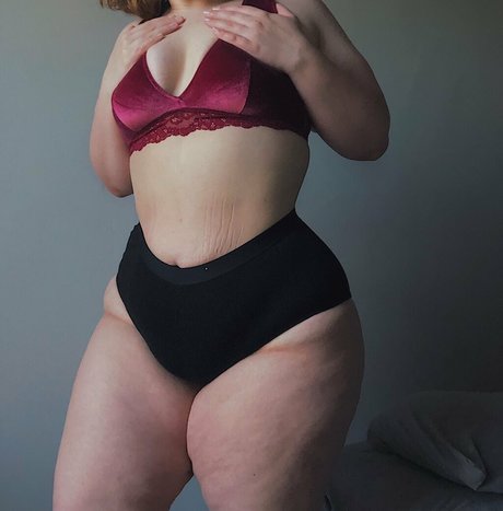 sweeet v free ポルノスター エロティック 画像