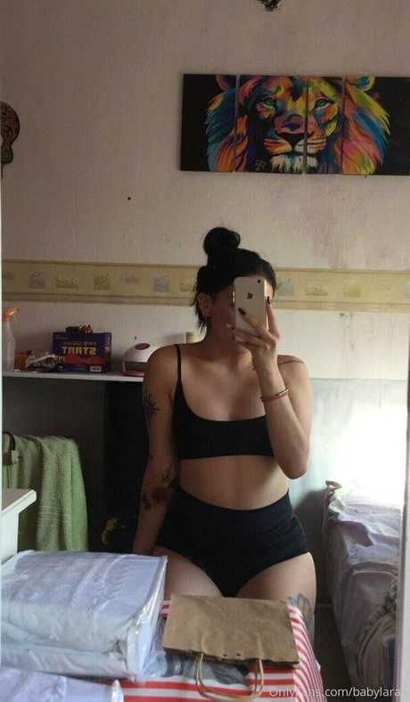 laraxxxb アートスター 写真