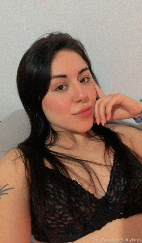 巨乳カップルオンリーファンズ 美しい 写真