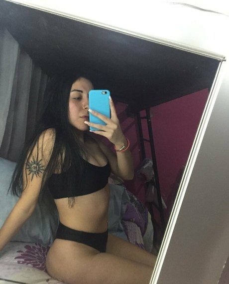 laraxxxb セクシー女優 ギャラリー