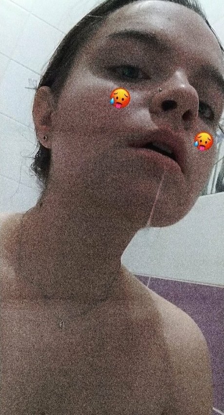 JOI オンリーファンズ ヌード 写真