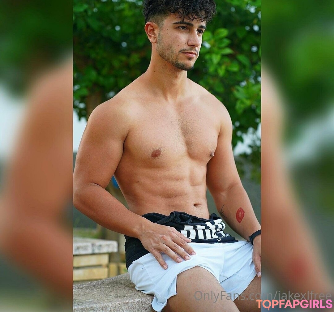 ボディビルダーヌードオンリーファンズ ポルノ 画像