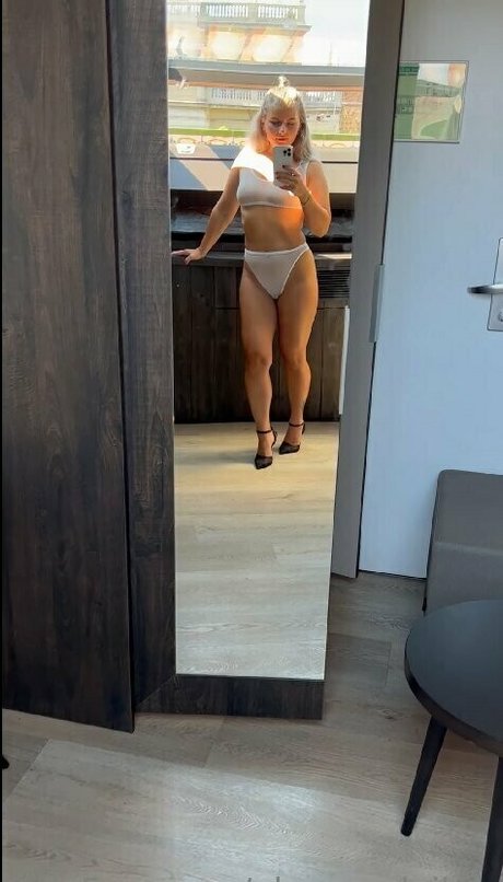 alanamelnikova セックスポルノスター 写真