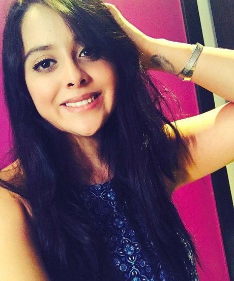 アニメコスプレオンリーファンズ セクシー裸 写真