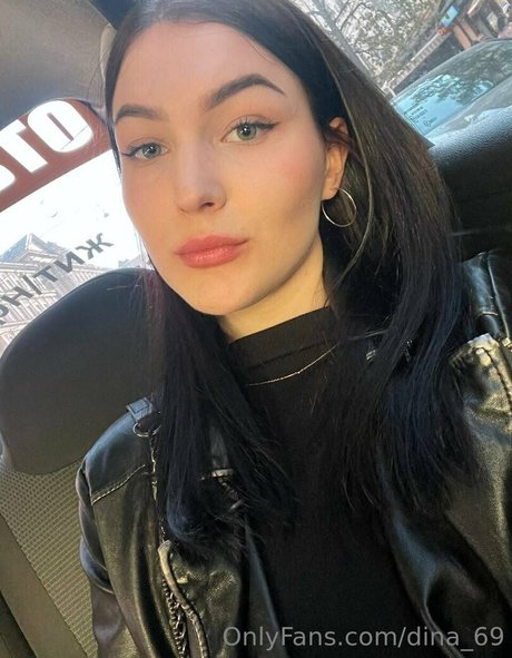 小さいチンポのシーメールオンリーファンズ ホットセックス 写真