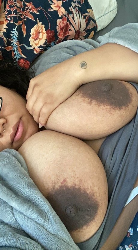 lydiagreyy スターセックス 写真