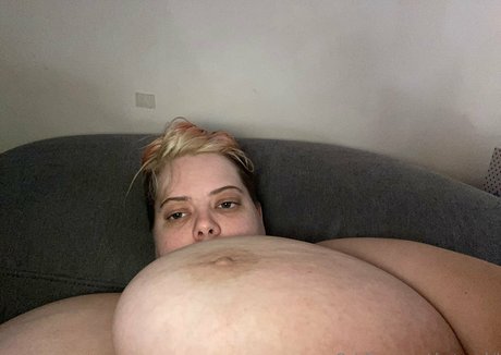 ブルネットのPOV オンリーファンズ ポルノ 写真