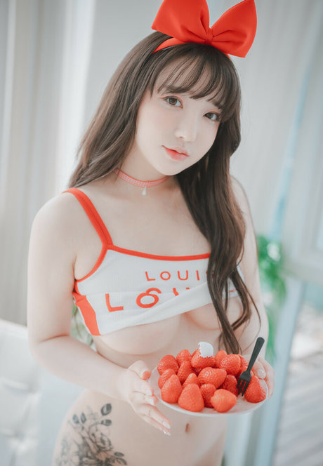 乳首 オンリーファンズ 無料 写真