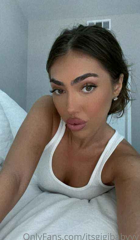 itsgigibabyyy セックススター 写真