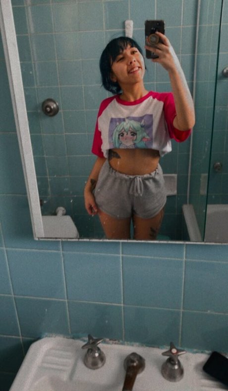 巨乳ナースオンリーファンズ アートヌード 画像