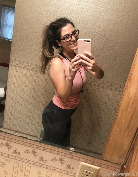 clever belle5 ポルノモデル 画像