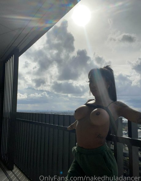 nakedhuladancer ホットなポルノスター ギャラリー