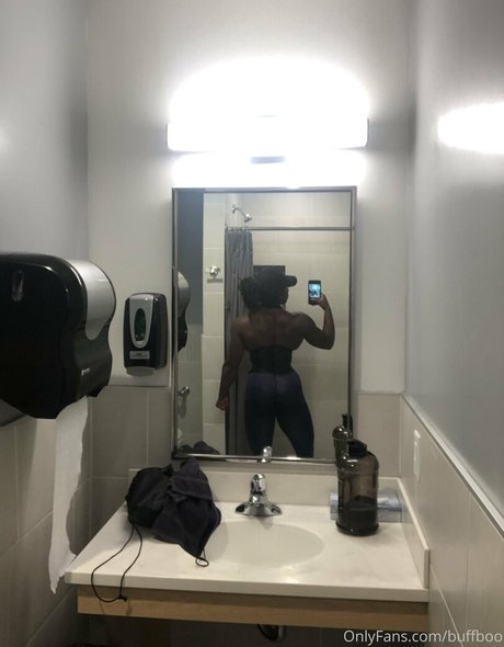 ebonymuscle ポルノスター セックス 画像