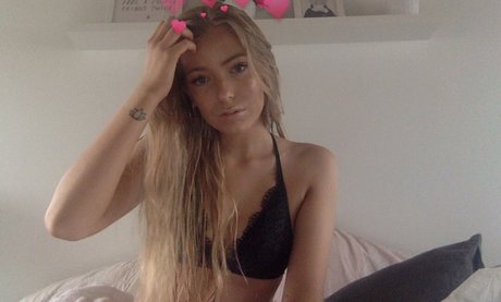 Momolit0 ヌードのポルノスター 画像