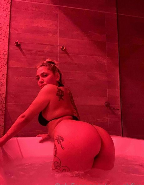 xxx shfire ポルノスター 写真