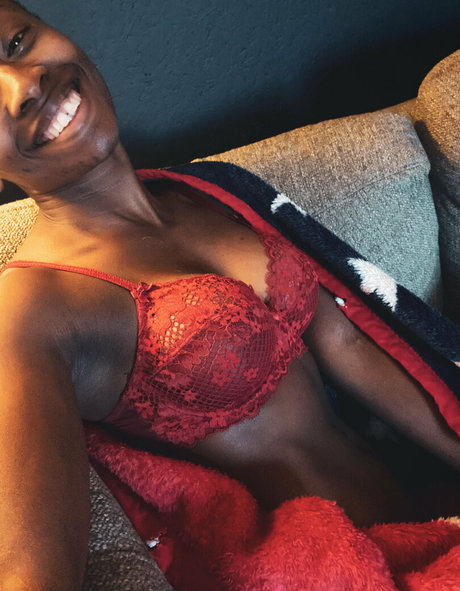 オタクプリンセスオンリーファンズ 美しい裸 画像