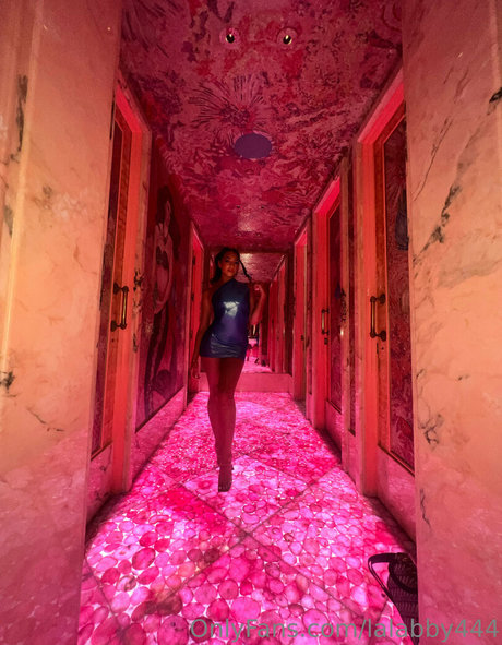 lalabby444 エロティックモデル 写真