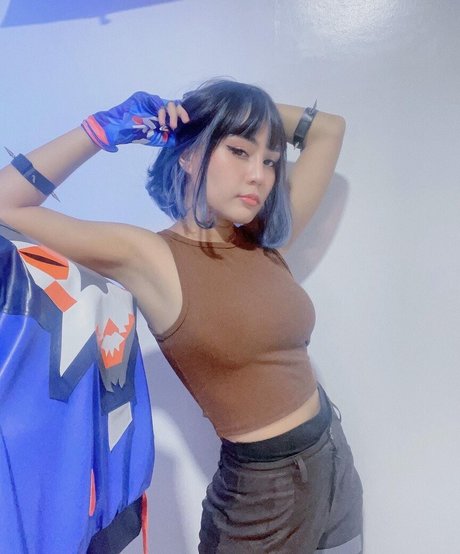 Mika Daime エロティックなモデル 画像