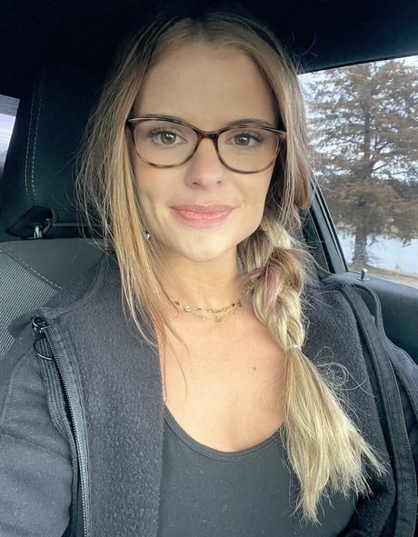 casual lies ヌードのポルノスター 画像