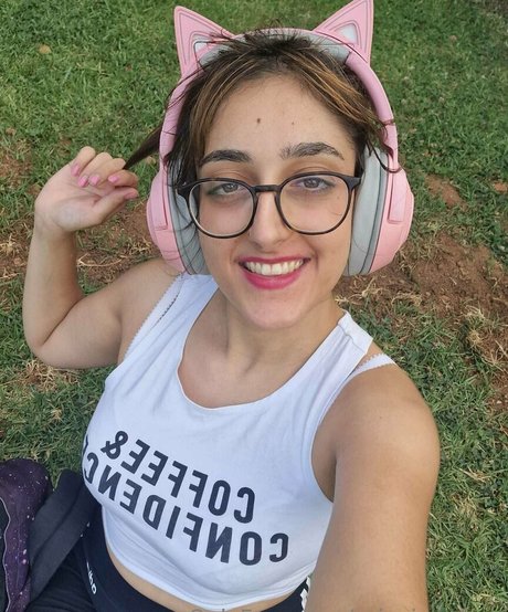 お尻を広げるオンリーファンズ ホットポルノ 写真