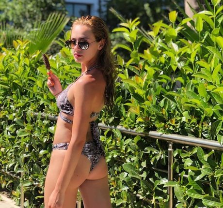 Wiktoria Gasiewska ホットなポルノスター 画像