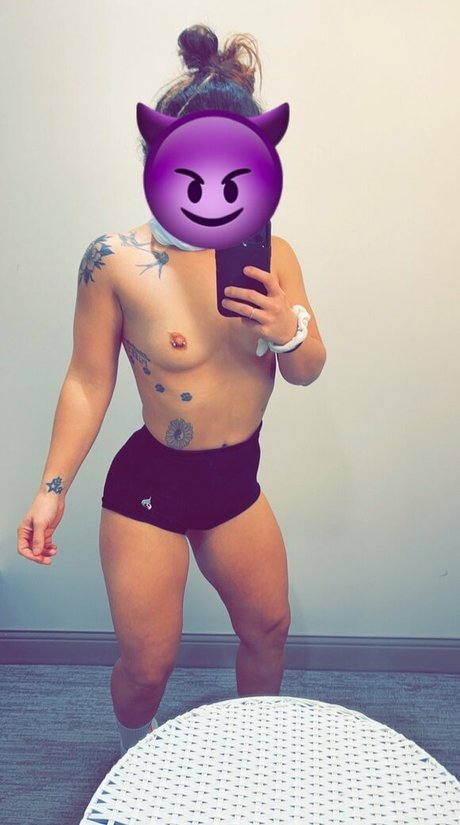 おばあちゃんの熟女オンリーファンズ ホット裸 写真