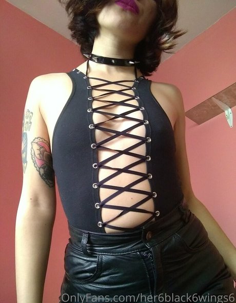 金髪の筋肉オンリーファンズ 無料裸 画像