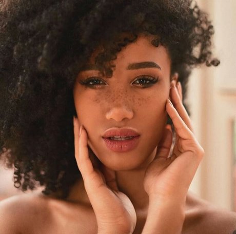 Erika Crisi 美しいスター 写真