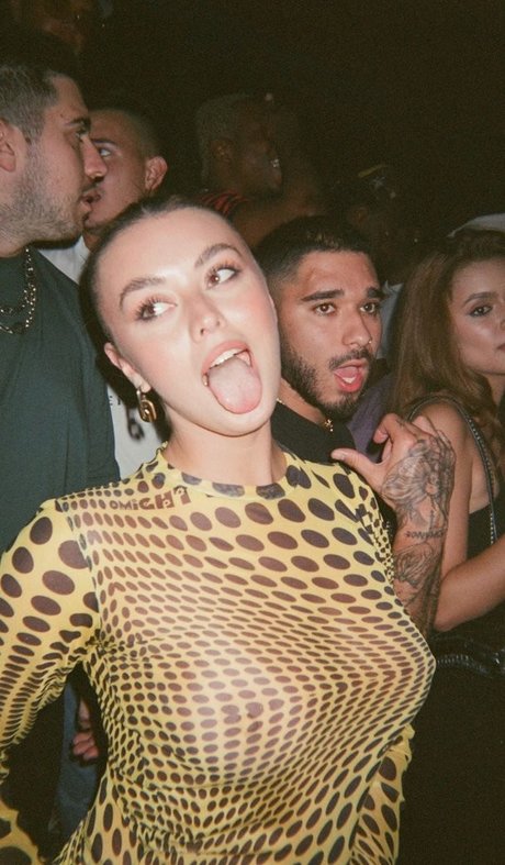 Millie Hannah ヌードスター ギャラリー