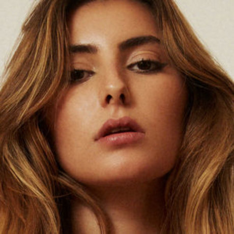 Clemence Navarro セクシーなスター 画像