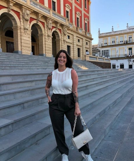 アマチュアディープスロートオンリーファンズ えろた 画像