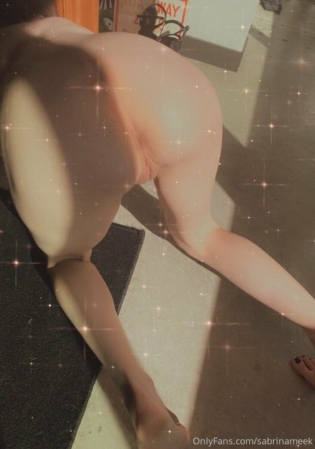 sabrinameek ポルノモデル 写真